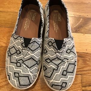 Toms Black and Off White pattern slip on sneaker